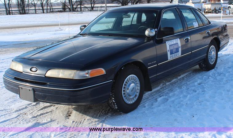 image for item H1455 1992 Ford Crown Victoria LX