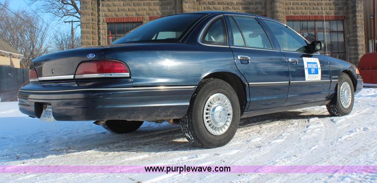 image for item H1455 1992 Ford Crown Victoria LX