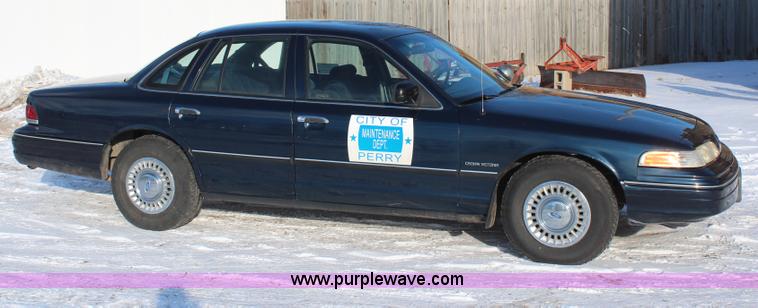 image for item H1455 1992 Ford Crown Victoria LX