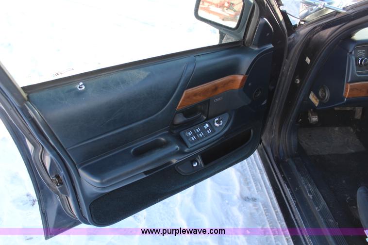 image for item H1455 1992 Ford Crown Victoria LX