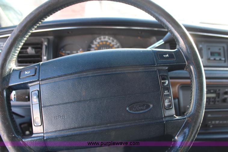 image for item H1455 1992 Ford Crown Victoria LX