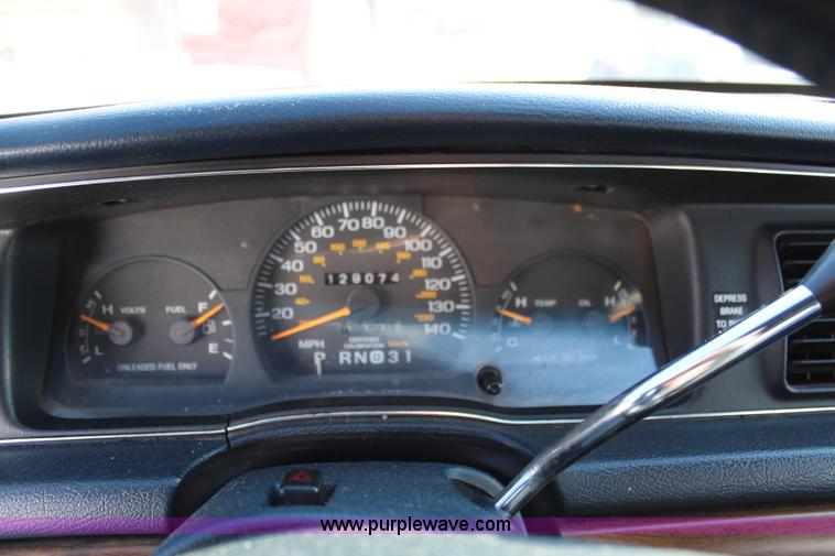 image for item H1455 1992 Ford Crown Victoria LX
