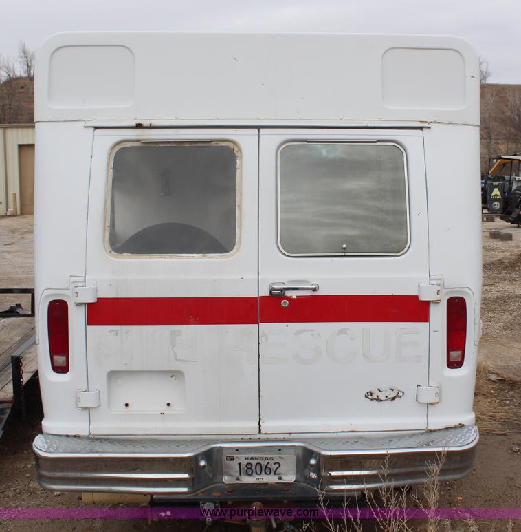 image for item H1496 1984 Ford Econoline E350 bus