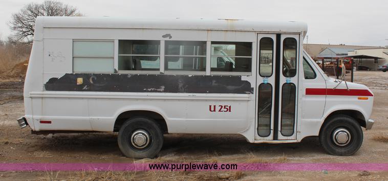image for item H1496 1984 Ford Econoline E350 bus