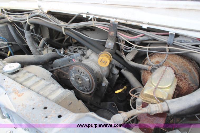 image for item H1496 1984 Ford Econoline E350 bus