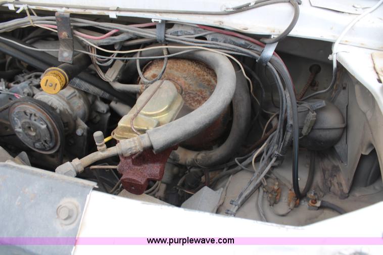 image for item H1496 1984 Ford Econoline E350 bus