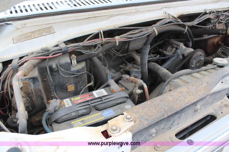 image for item H1496 1984 Ford Econoline E350 bus