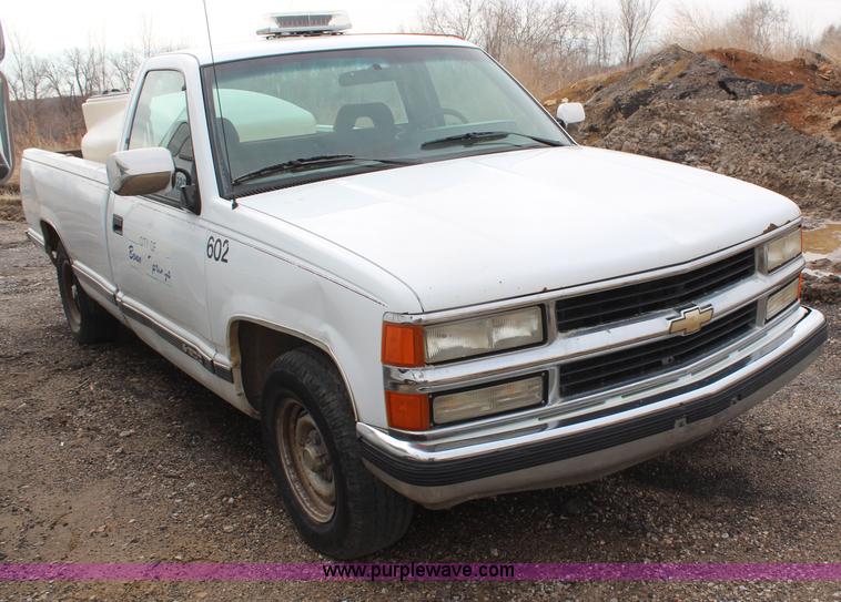 image for item H1500 1994 Chevrolet 1500 pickup truck