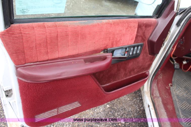 image for item H1500 1994 Chevrolet 1500 pickup truck