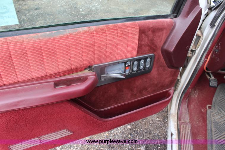 image for item H1500 1994 Chevrolet 1500 pickup truck