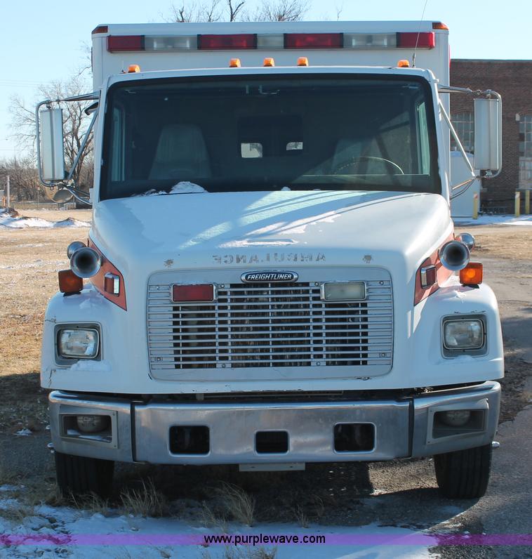 image for item H8289 2000 Freightliner FL60 ambulance
