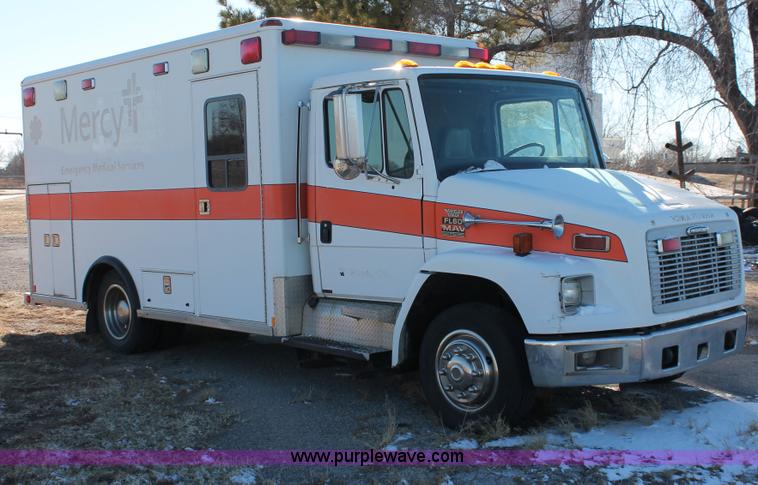 image for item H8289 2000 Freightliner FL60 ambulance