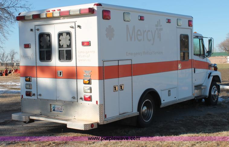 image for item H8289 2000 Freightliner FL60 ambulance