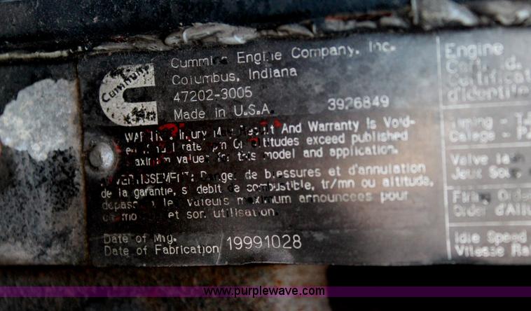 image for item H8289 2000 Freightliner FL60 ambulance