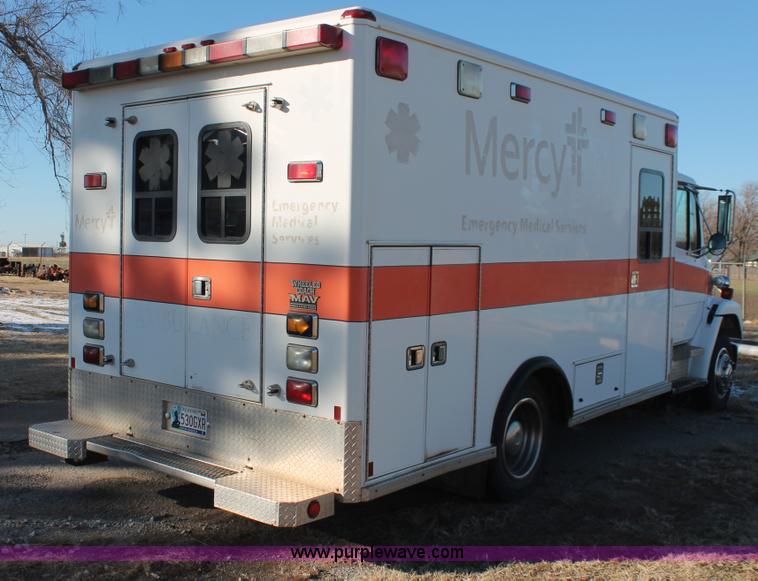 image for item H8289 2000 Freightliner FL60 ambulance