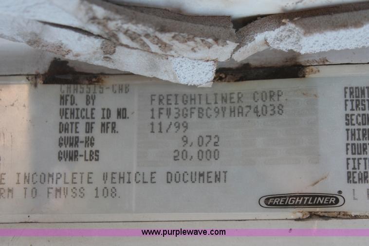 image for item H8289 2000 Freightliner FL60 ambulance