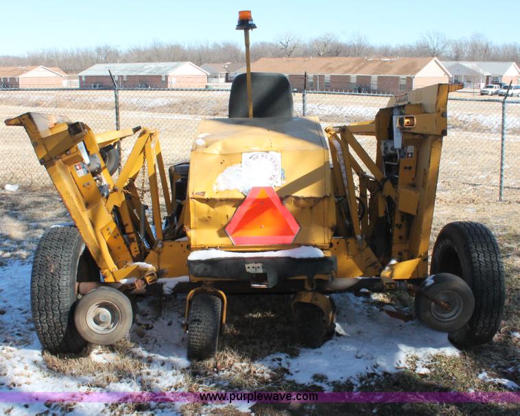 image for item H8290 Hustler 4600 lawn mower