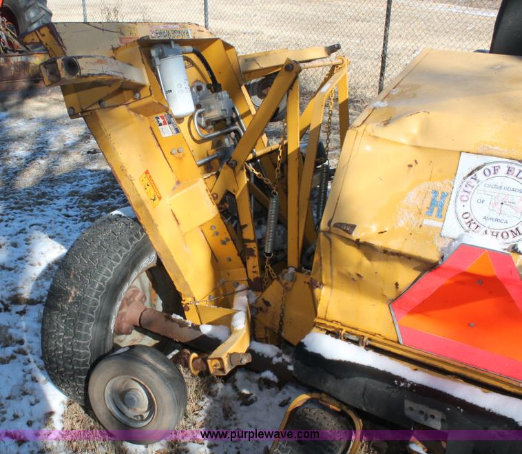 image for item H8290 Hustler 4600 lawn mower