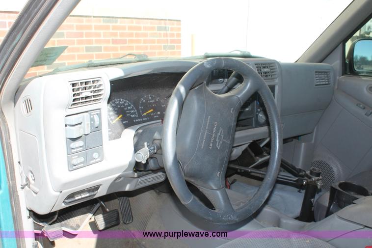 image for item H8292 1995 Chevrolet Blazer SUV