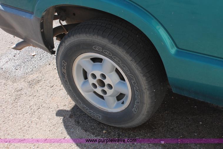 image for item H8292 1995 Chevrolet Blazer SUV