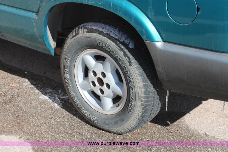 image for item H8292 1995 Chevrolet Blazer SUV