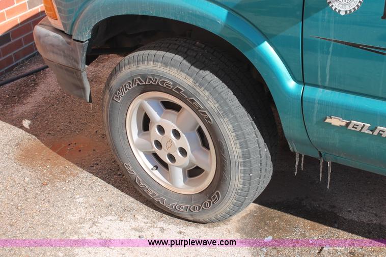 image for item H8292 1995 Chevrolet Blazer SUV