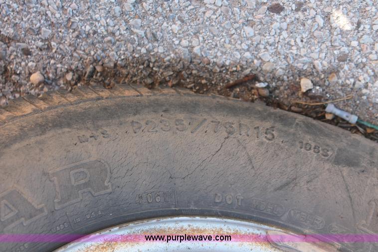 image for item H8293 1994 Chevrolet Cheyenne 1500 pickup truck cab and chassis