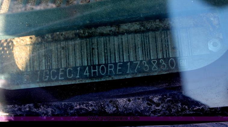 image for item H8293 1994 Chevrolet Cheyenne 1500 pickup truck cab and chassis