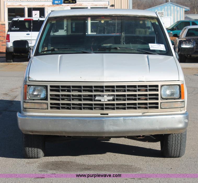 image for item H8294 1998 Chevrolet Cheyenne 1500 pickup truck