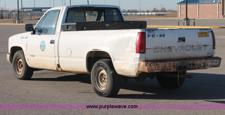 image for item H8294 1998 Chevrolet Cheyenne 1500 pickup truck
