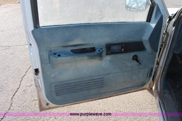 image for item H8294 1998 Chevrolet Cheyenne 1500 pickup truck