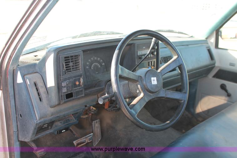 image for item H8294 1998 Chevrolet Cheyenne 1500 pickup truck