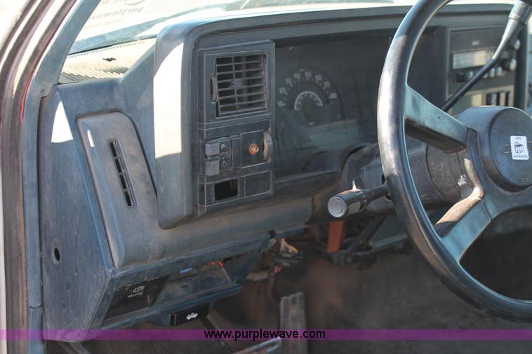 image for item H8294 1998 Chevrolet Cheyenne 1500 pickup truck