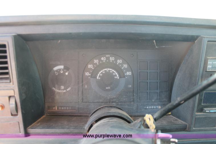 image for item H8294 1998 Chevrolet Cheyenne 1500 pickup truck