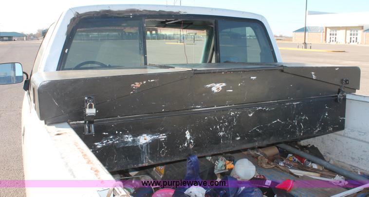 image for item H8294 1998 Chevrolet Cheyenne 1500 pickup truck