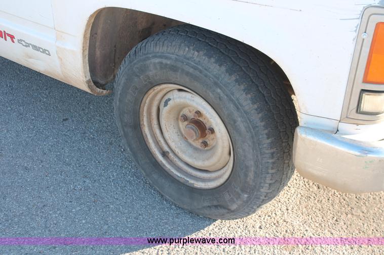 image for item H8294 1998 Chevrolet Cheyenne 1500 pickup truck