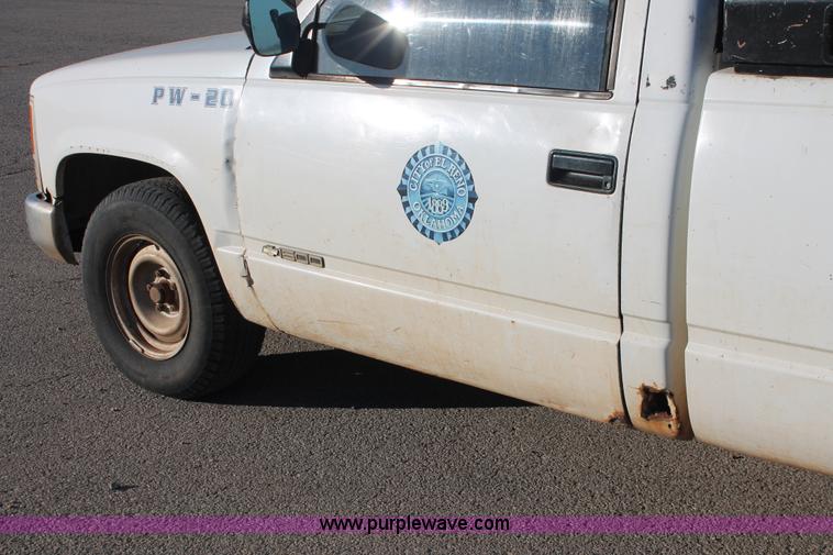 image for item H8294 1998 Chevrolet Cheyenne 1500 pickup truck