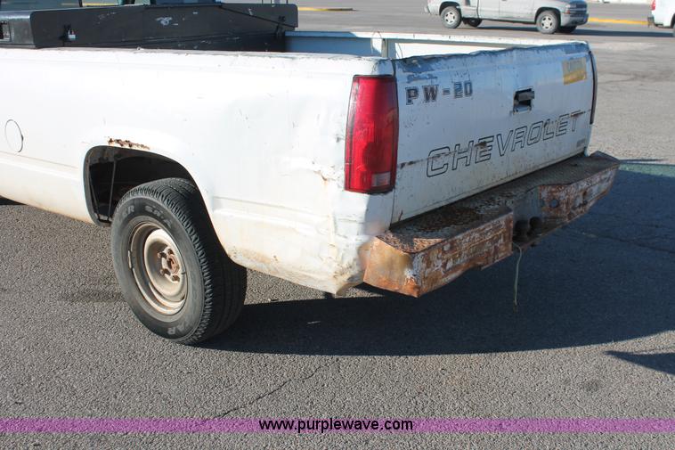 image for item H8294 1998 Chevrolet Cheyenne 1500 pickup truck