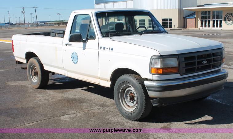 image for item H8295 1997 Ford F250 pickup truck