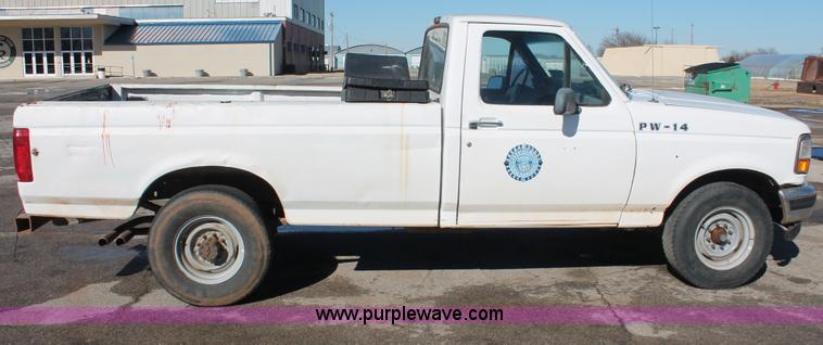 image for item H8295 1997 Ford F250 pickup truck
