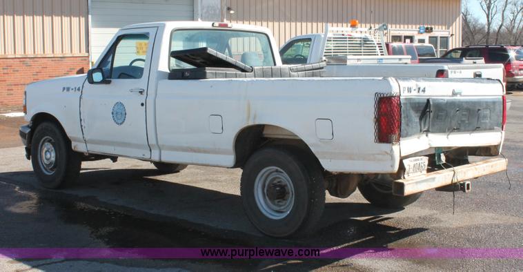 image for item H8295 1997 Ford F250 pickup truck