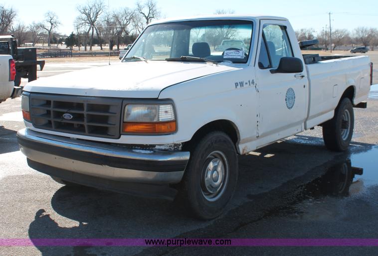 image for item H8295 1997 Ford F250 pickup truck