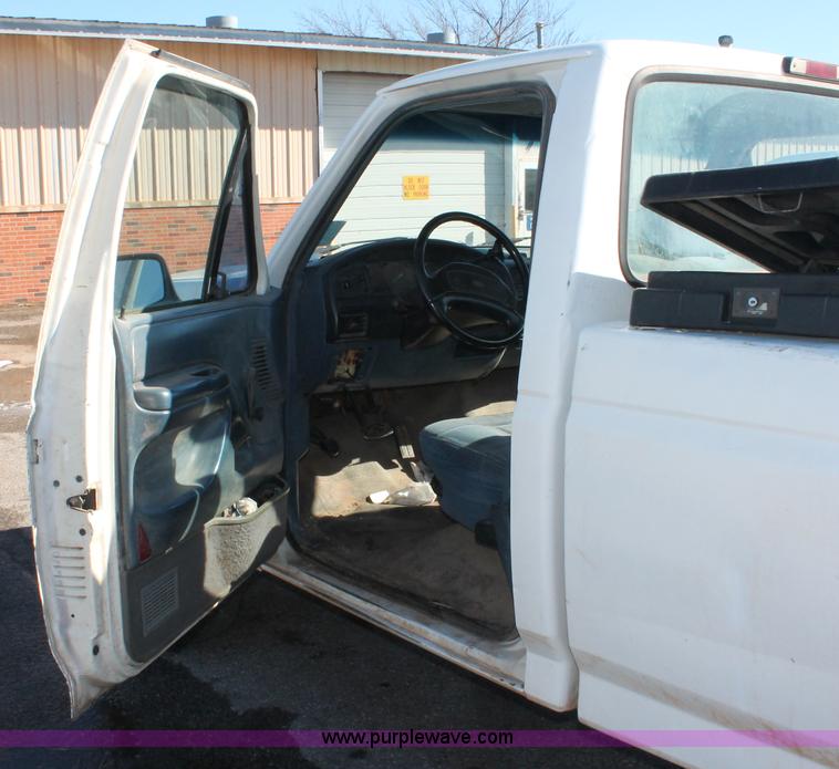 image for item H8295 1997 Ford F250 pickup truck