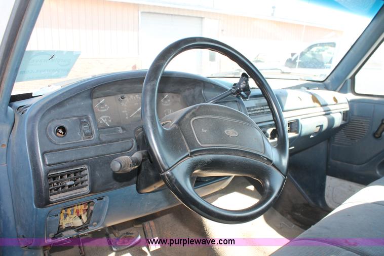 image for item H8295 1997 Ford F250 pickup truck