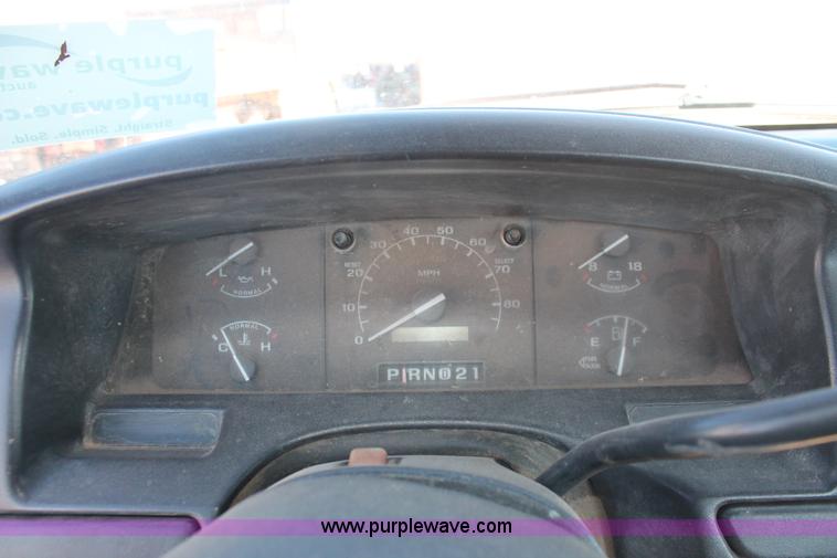 image for item H8295 1997 Ford F250 pickup truck