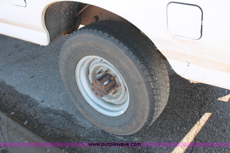 image for item H8295 1997 Ford F250 pickup truck