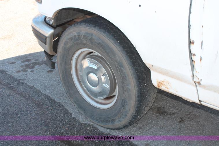 image for item H8295 1997 Ford F250 pickup truck