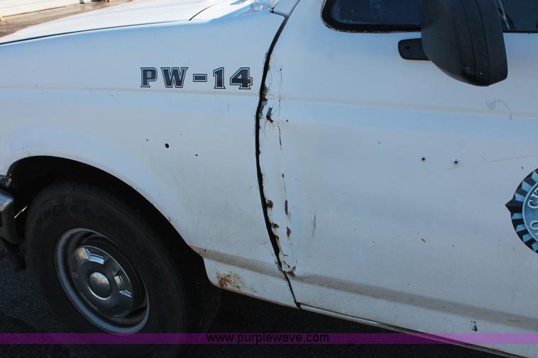 image for item H8295 1997 Ford F250 pickup truck