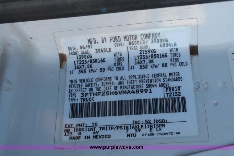 image for item H8295 1997 Ford F250 pickup truck