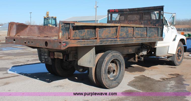 image for item H8296 1995 Ford F700 dump truck